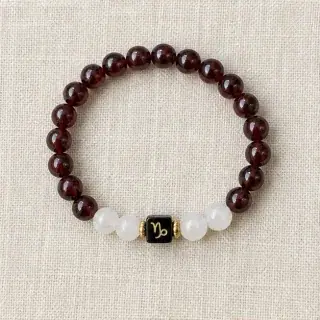 Capricorn Garnet & Milky Quartz Zodiac Bracelet Makar Rashi Bracelet natural Vedic gemstone