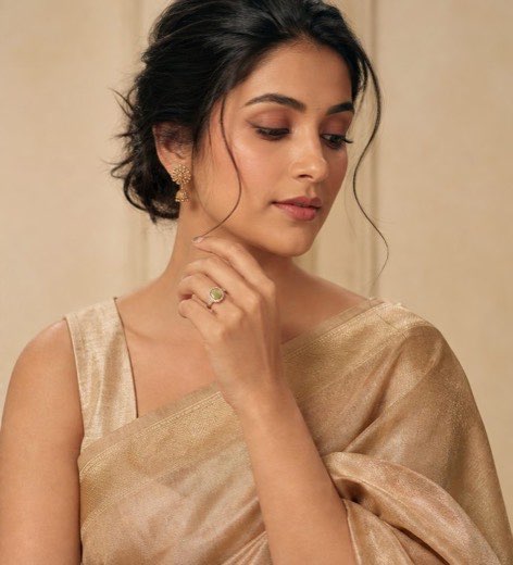 Indian cinema-inspired editorial styling with Cat’s Eye jewellery